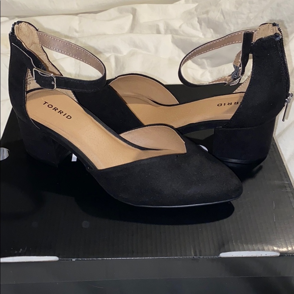 Black suede heels 7.5